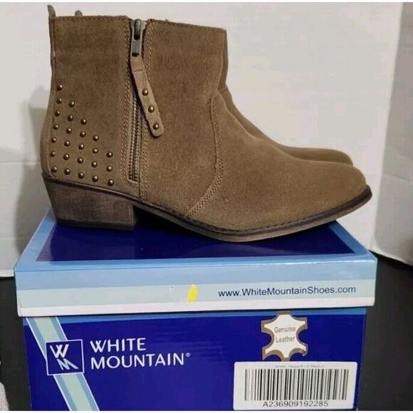 White Mountain Ladies Boots JACKIE SIZE 8‎ 1/2M Tan Suede Studded Ankle Boot NEW - Picture 1 of 8